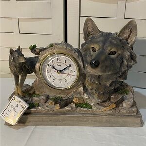 Vintage Retro Crosa Large Wolf Mantle Clock 2003 Wild Animal Clock NEW